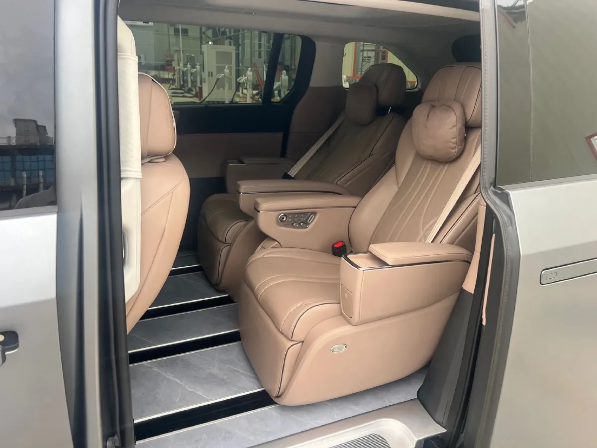 2025 Xpeng X9 BEV,autocango,china used car exporter,china ev exporter,chinese used car exporter,chinese used ev exporter