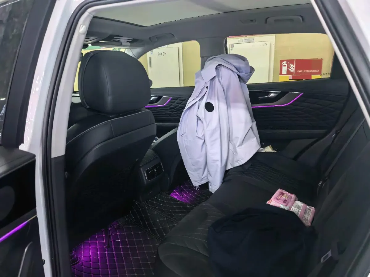 2022 HongQi HS5 2.0T 224HP L4 6AT,autocango,china used car exporter,china ev exporter,chinese used car exporter,chinese used ev exporter