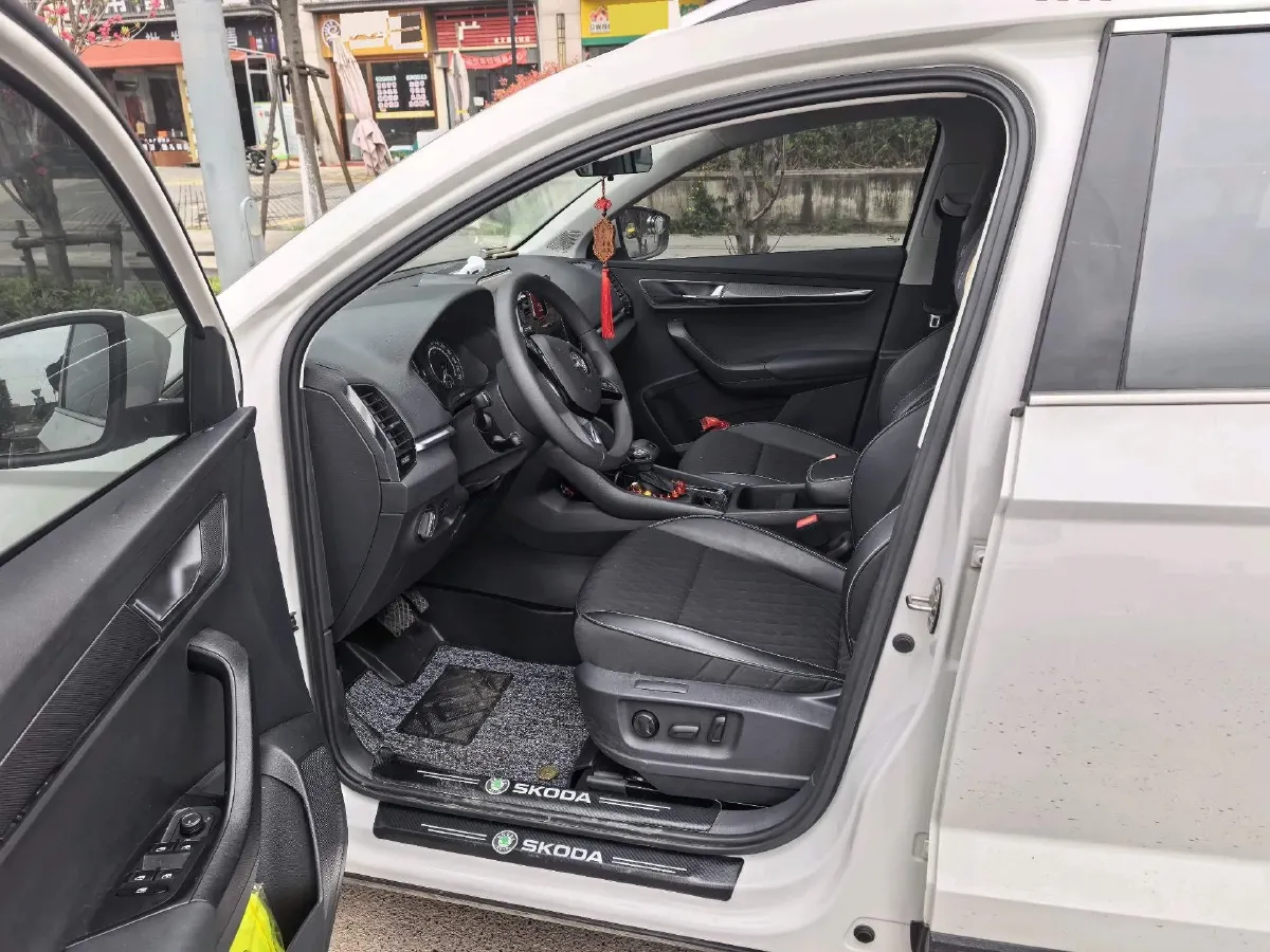 2020 Skoda Karoq 1.4T 150HP L4 7DCT,autocango,china used car exporter,china ev exporter,chinese used car exporter,chinese used ev exporter