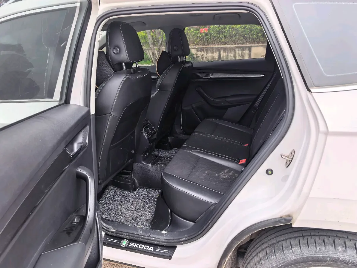 2020 Skoda Karoq 1.4T 150HP L4 7DCT,autocango,china used car exporter,china ev exporter,chinese used car exporter,chinese used ev exporter