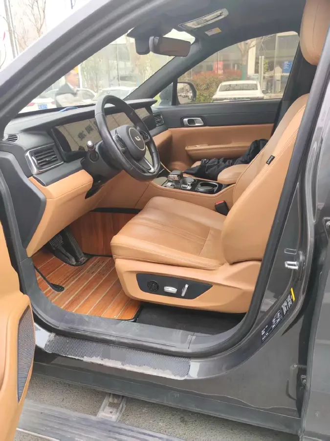 2020 Li ONE Range Extended 131HP REEV 40.5KWH,autocango,china used car exporter,china ev exporter,chinese used car exporter,chinese used ev exporter