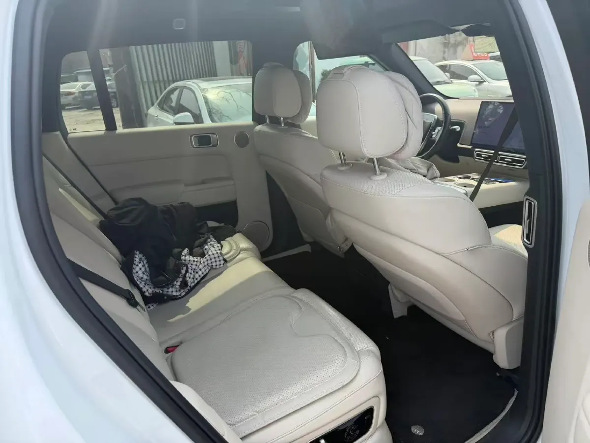 2023 Li L7 Range Extended 154HP REEV 40.9KWH,autocango,china used car exporter,china ev exporter,chinese used car exporter,chinese used ev exporter