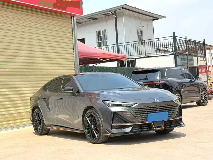 2023 ChangAn UNI-V 1.5T 188HP L4 7DCT,autocango,china used car exporter,china ev exporter,chinese used car exporter,chinese used ev exporter