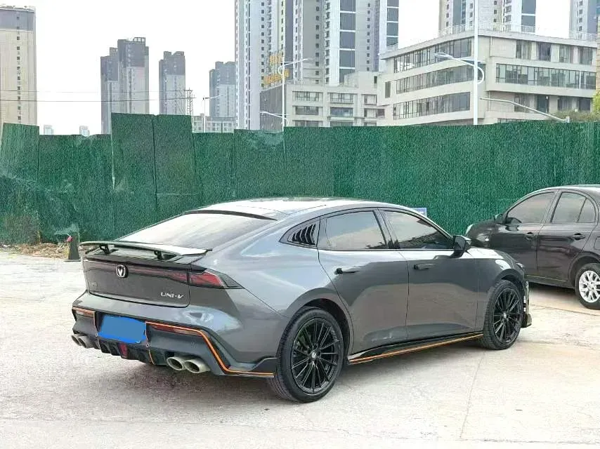 2023 ChangAn UNI-V 1.5T 188HP L4 7DCT,autocango,china used car exporter,china ev exporter,chinese used car exporter,chinese used ev exporter