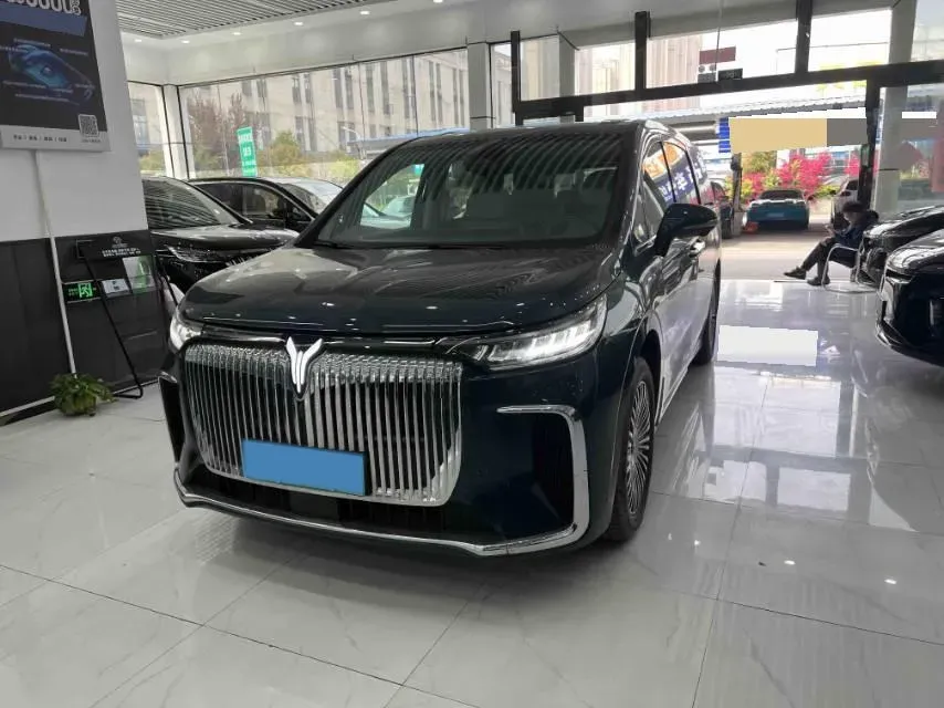 2025 Voyah Dream 1.5T 150HP L4 PHEV 41.7KWH,autocango,china used car exporter,china ev exporter,chinese used car exporter,chinese used ev exporter