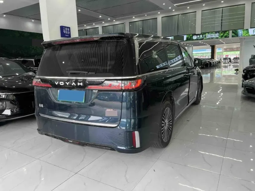 2025 Voyah Dream 1.5T 150HP L4 PHEV 41.7KWH,autocango,china used car exporter,china ev exporter,chinese used car exporter,chinese used ev exporter