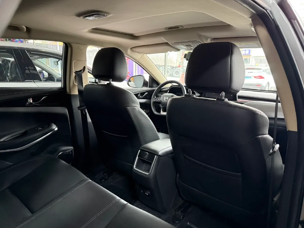 2021 ChangAn Raeton CC 1.5T 180HP L4 7DCT,autocango,china used car exporter,china ev exporter,chinese used car exporter,chinese used ev exporter