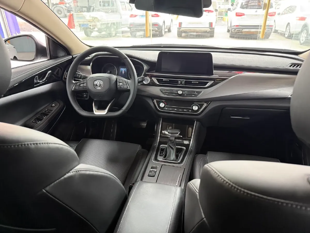 2021 ChangAn Raeton CC 1.5T 180HP L4 7DCT,autocango,china used car exporter,china ev exporter,chinese used car exporter,chinese used ev exporter