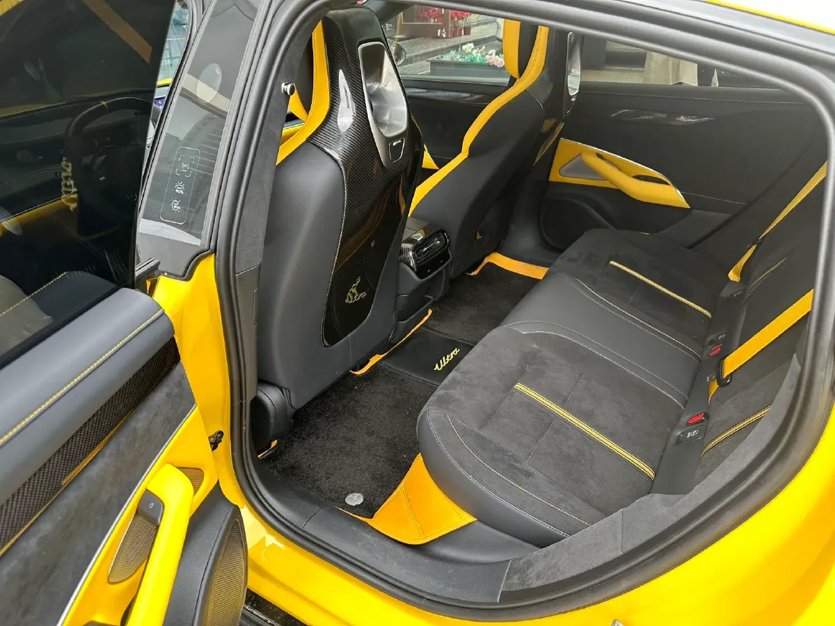 2025 MI SU7 Ultra BEV 93.7KWH,autocango,china used car exporter,china ev exporter,chinese used car exporter,chinese used ev exporter