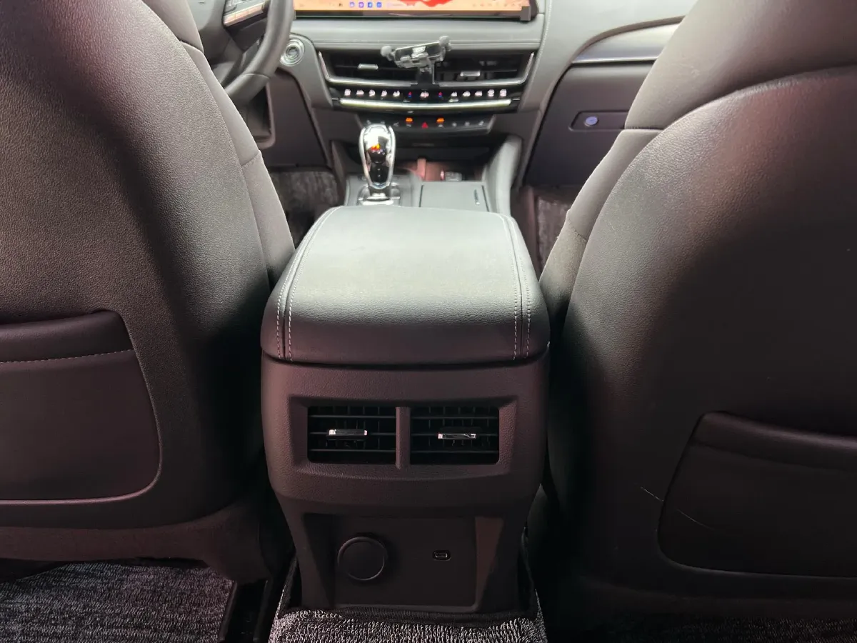 2024 Cadillac CT5 2.0T 237HP L4 10AT,autocango,china used car exporter,china ev exporter,chinese used car exporter,chinese used ev exporter