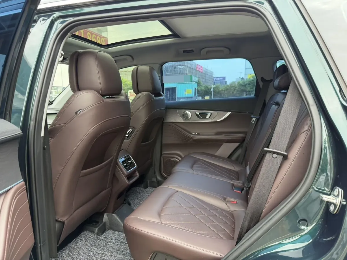 2022 Chery Tiggo 8 PRO 1.6T 197HP L4 7DCT,autocango,china used car exporter,china ev exporter,chinese used car exporter,chinese used ev exporter