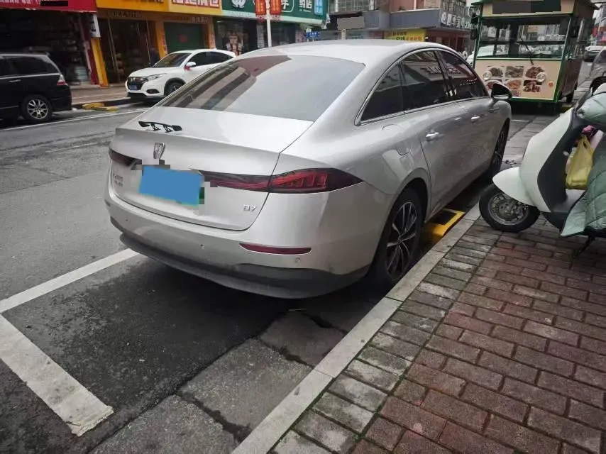 2025 Roewe D7 1.5L 112HP L4 1DHT PHEV 19.7KWH,autocango,china used car exporter,china ev exporter,chinese used car exporter,chinese used ev exporter