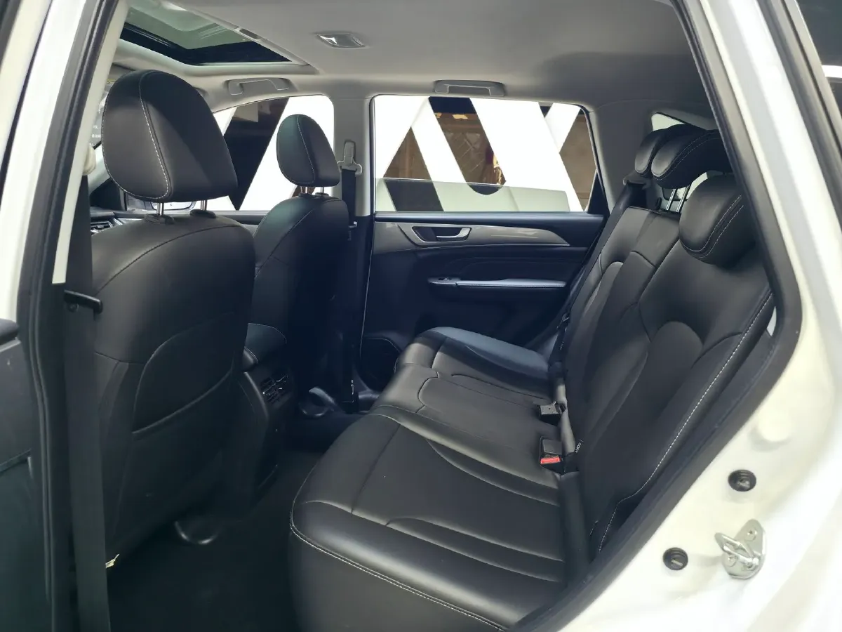 2021 Haval M6 1.5T 150HP L4 7DCT,autocango,china used car exporter,china ev exporter,chinese used car exporter,chinese used ev exporter