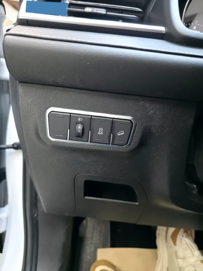 2021 Haval M6 1.5T 150HP L4 7DCT,autocango,china used car exporter,china ev exporter,chinese used car exporter,chinese used ev exporter