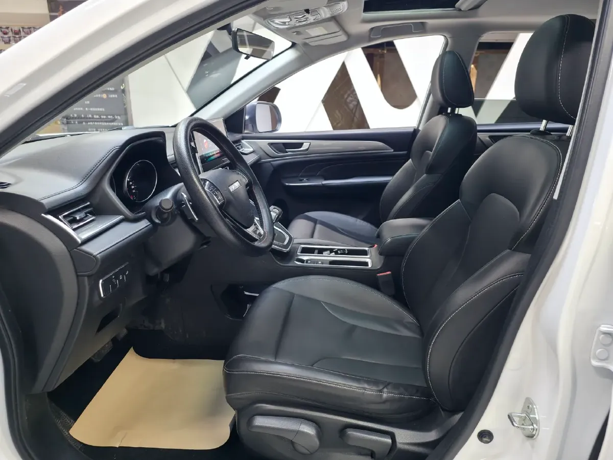 2021 Haval M6 1.5T 150HP L4 7DCT,autocango,china used car exporter,china ev exporter,chinese used car exporter,chinese used ev exporter