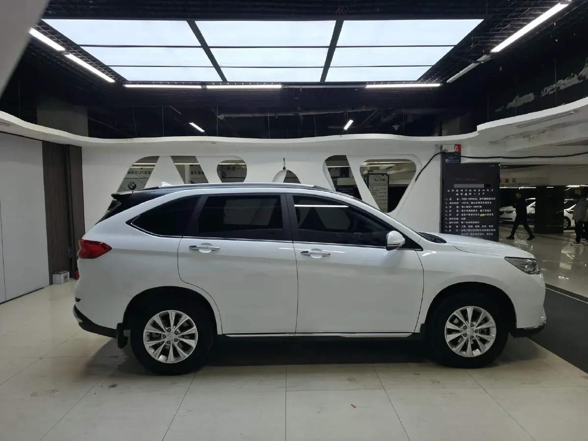 2021 Haval M6 1.5T 150HP L4 7DCT,autocango,china used car exporter,china ev exporter,chinese used car exporter,chinese used ev exporter