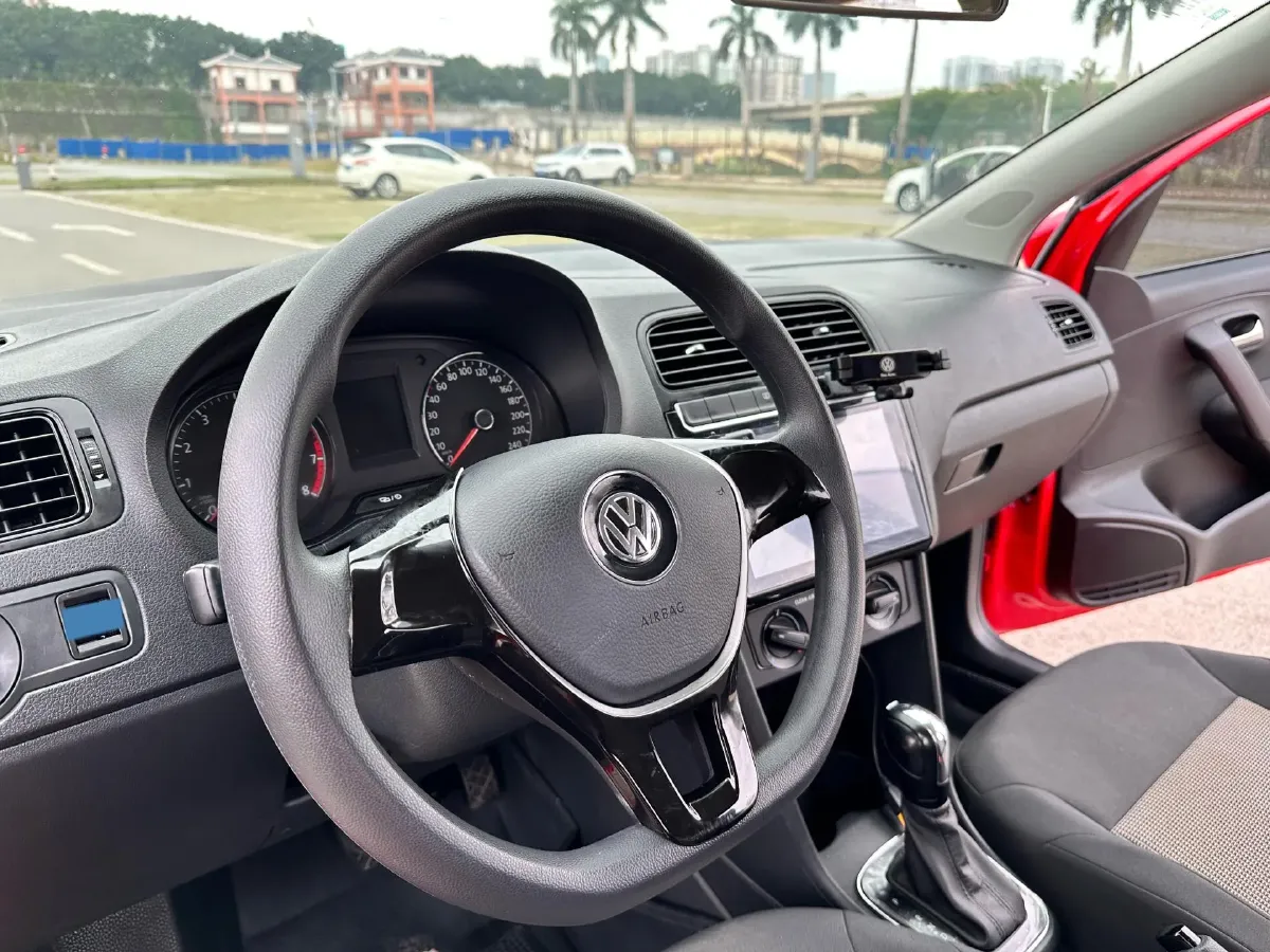 2016 Volkswagen Polo 1.4L 90HP L4 6AT,autocango,china used car exporter,china ev exporter,chinese used car exporter,chinese used ev exporter