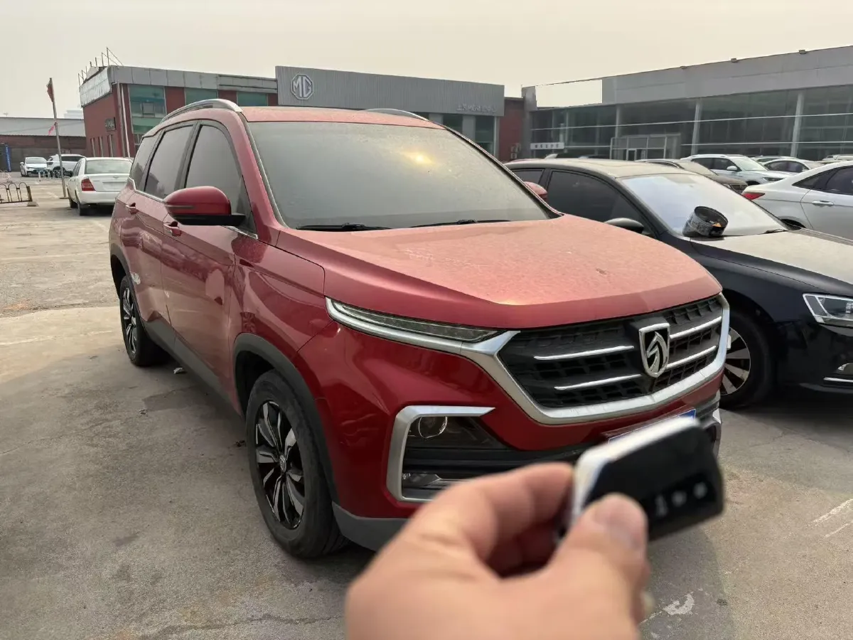 2018 BaoJun 530 1.5T 150HP L4 6DCT,autocango,china used car exporter,china ev exporter,chinese used car exporter,chinese used ev exporter