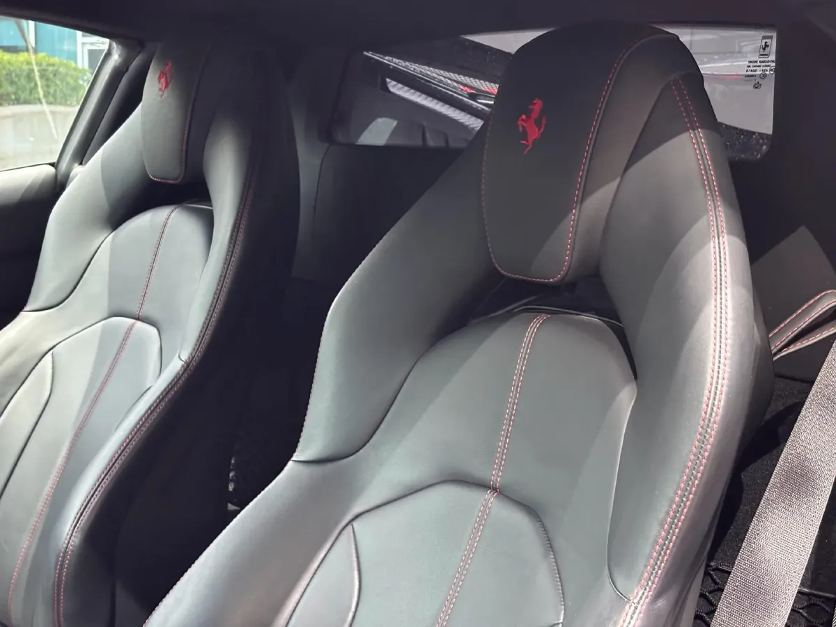 2019 Aston Martin DB11 5.2T 639HP V12 8AT,autocango,china used car exporter,china ev exporter,chinese used car exporter,chinese used ev exporter