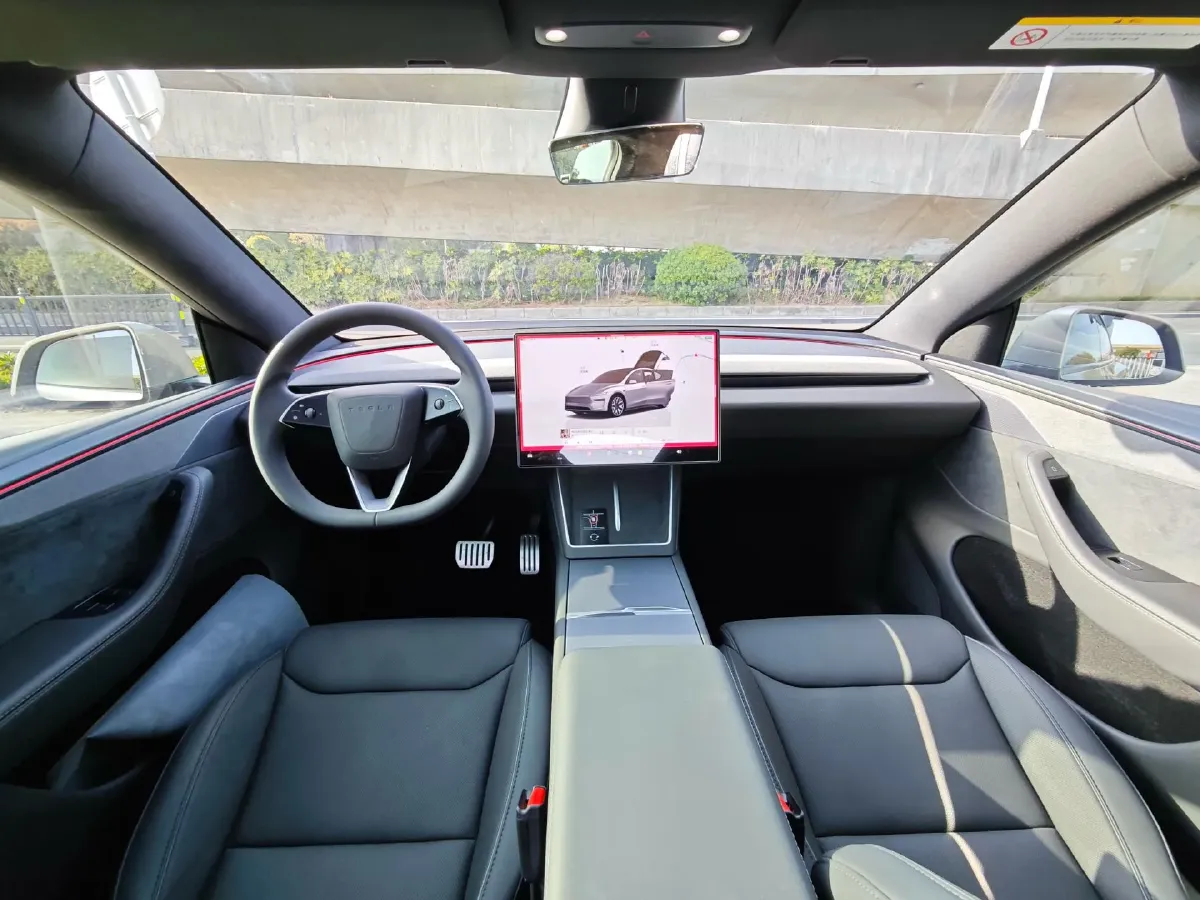 2025 Tesla Model Y L BEV,autocango,china used car exporter,china ev exporter,chinese used car exporter,chinese used ev exporter