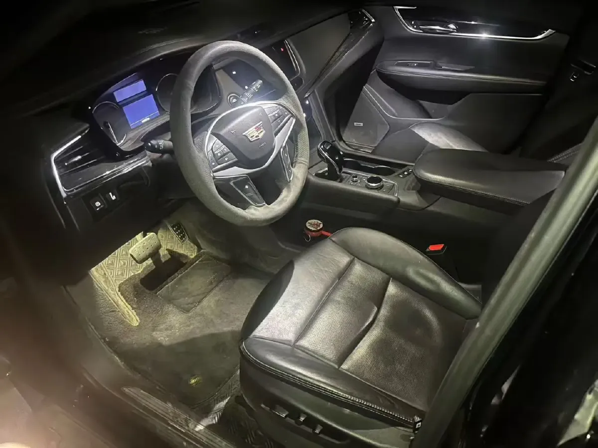 2020 Cadillac XT5 2.0T 241HP L4 9AT,autocango,china used car exporter,china ev exporter,chinese used car exporter,chinese used ev exporter