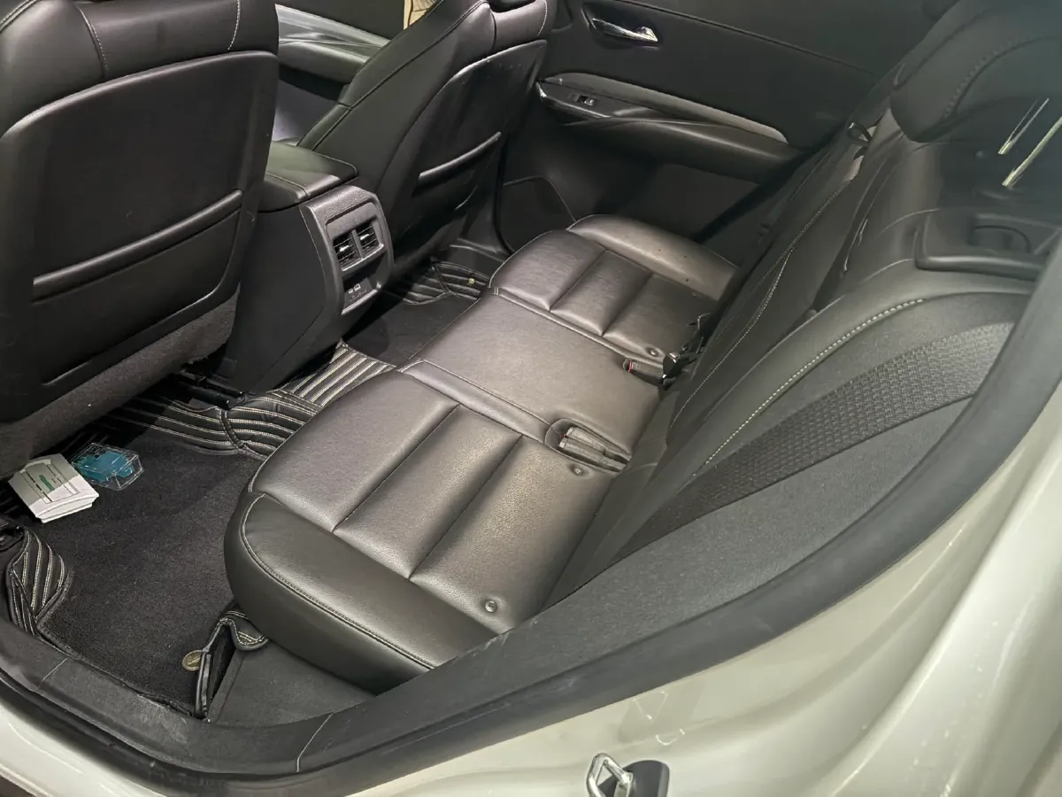 2020 Cadillac XT4 2.0T 241HP L4 9AT,autocango,china used car exporter,china ev exporter,chinese used car exporter,chinese used ev exporter