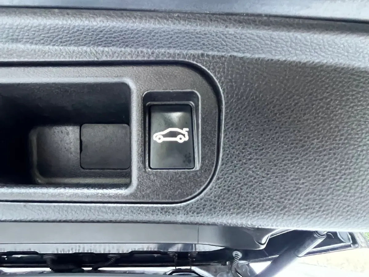 2021 GAC Trumpchi M6 1.5T 169HP L4 7DCT,autocango,china used car exporter,china ev exporter,chinese used car exporter,chinese used ev exporter