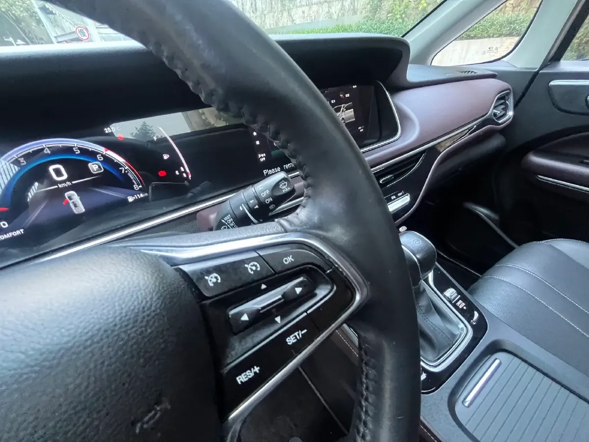 2021 GAC Trumpchi M6 1.5T 169HP L4 7DCT,autocango,china used car exporter,china ev exporter,chinese used car exporter,chinese used ev exporter