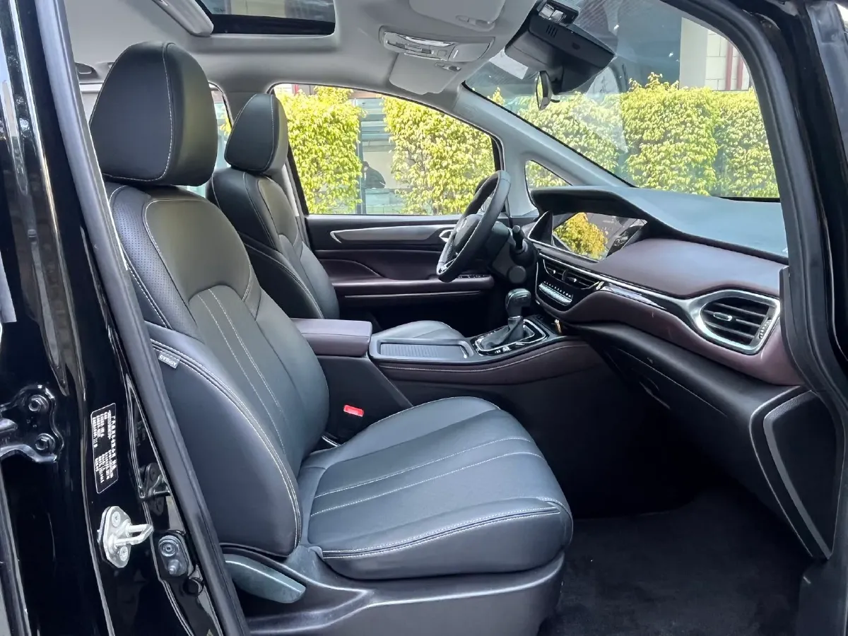 2021 GAC Trumpchi M6 1.5T 169HP L4 7DCT,autocango,china used car exporter,china ev exporter,chinese used car exporter,chinese used ev exporter