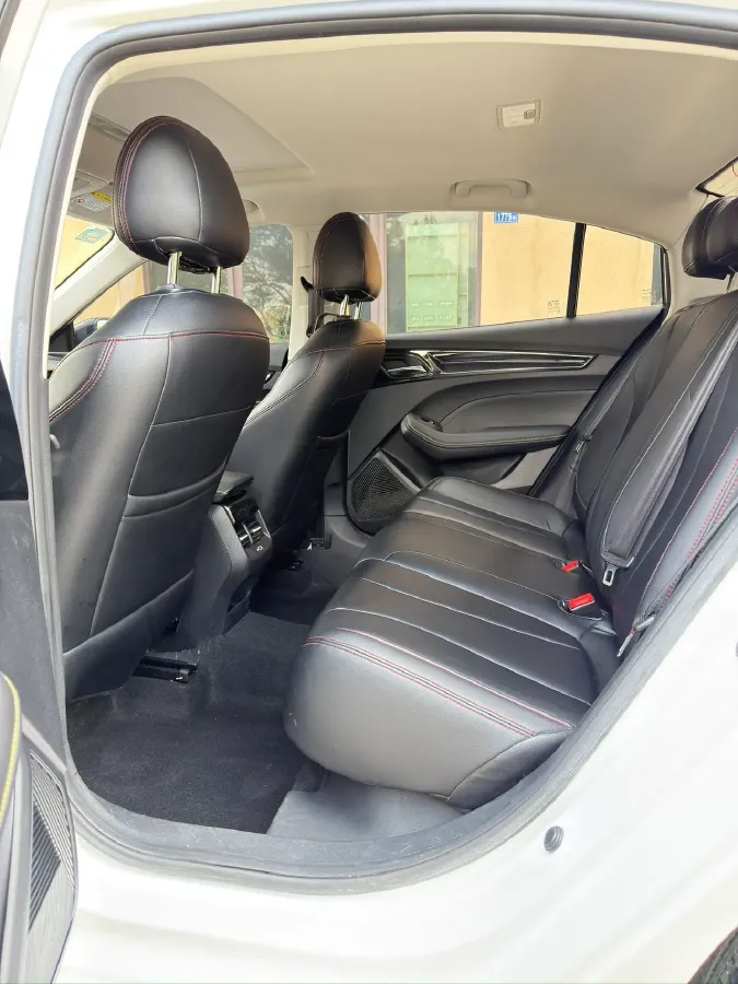 2020 Roewe i5 1.5L 120HP L4 CVT,autocango,china used car exporter,china ev exporter,chinese used car exporter,chinese used ev exporter