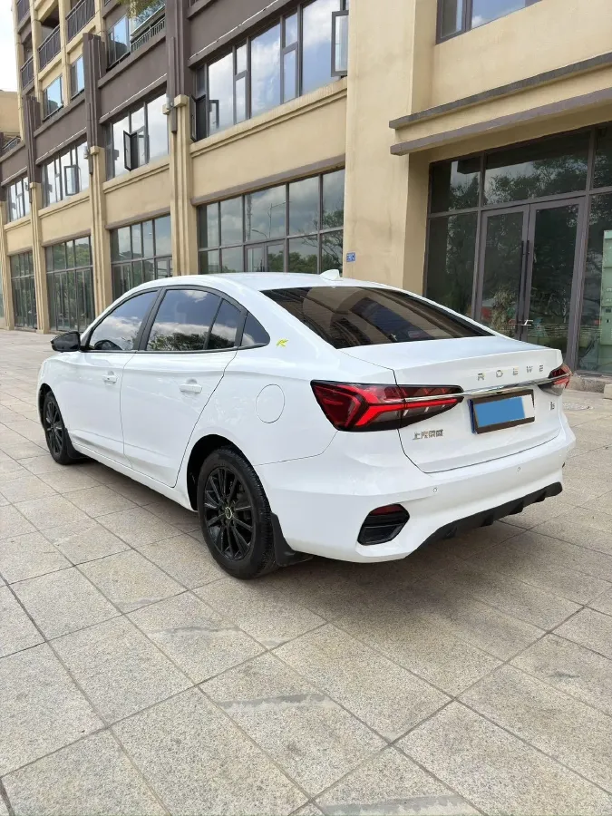 2020 Roewe i5 1.5L 120HP L4 CVT,autocango,china used car exporter,china ev exporter,chinese used car exporter,chinese used ev exporter
