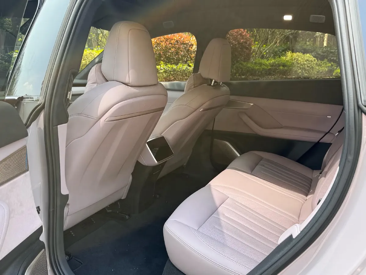 2024 ONVO L60 BEV 60KWH,autocango,china used car exporter,china ev exporter,chinese used car exporter,chinese used ev exporter