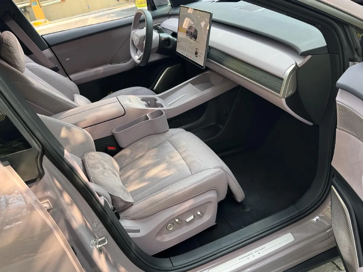 2024 ONVO L60 BEV 60KWH,autocango,china used car exporter,china ev exporter,chinese used car exporter,chinese used ev exporter