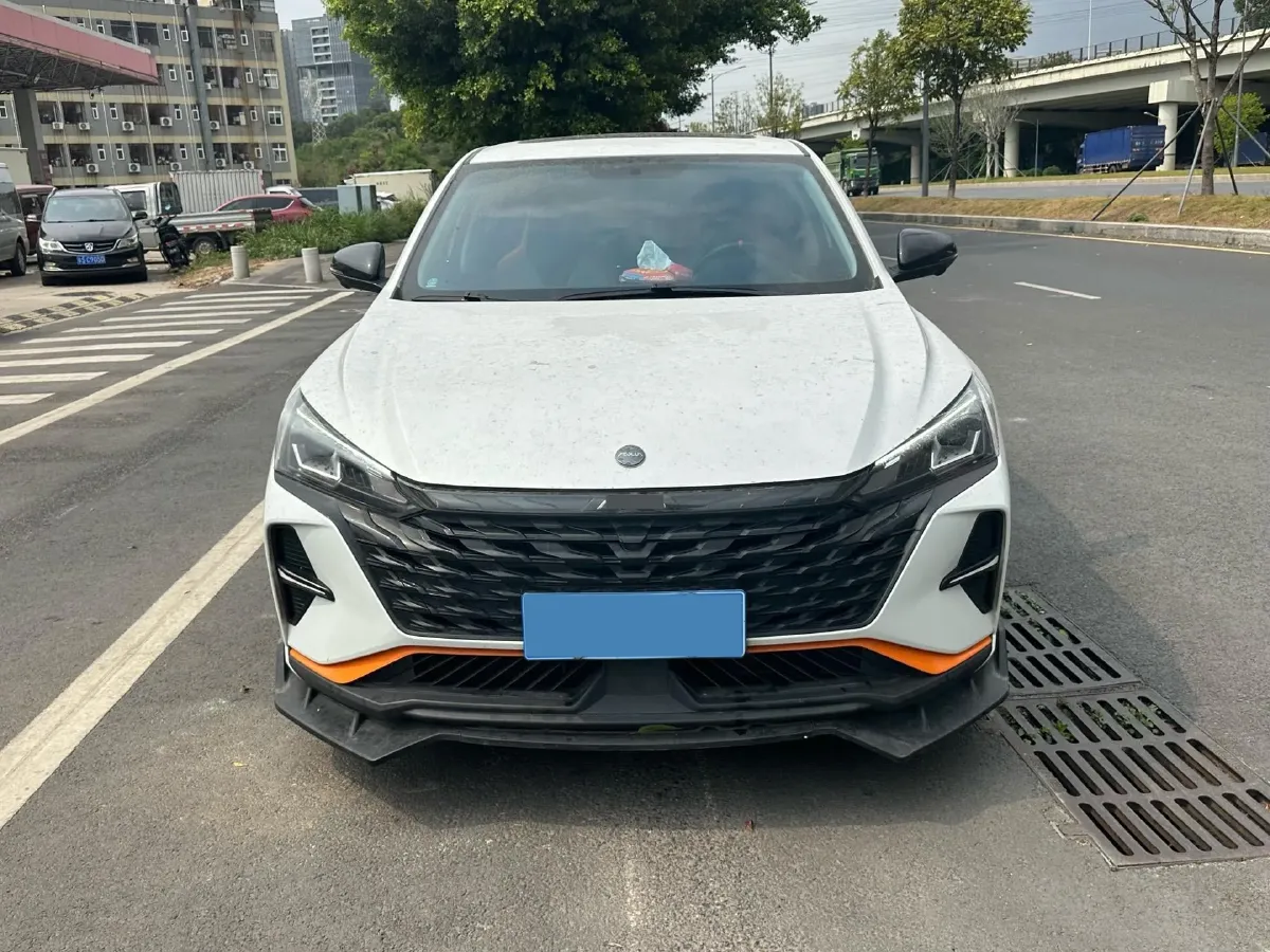 2023 DongFeng Aeolus YiXuan 1.5L 125HP L4 6DCT,autocango,china used car exporter,china ev exporter,chinese used car exporter,chinese used ev exporter