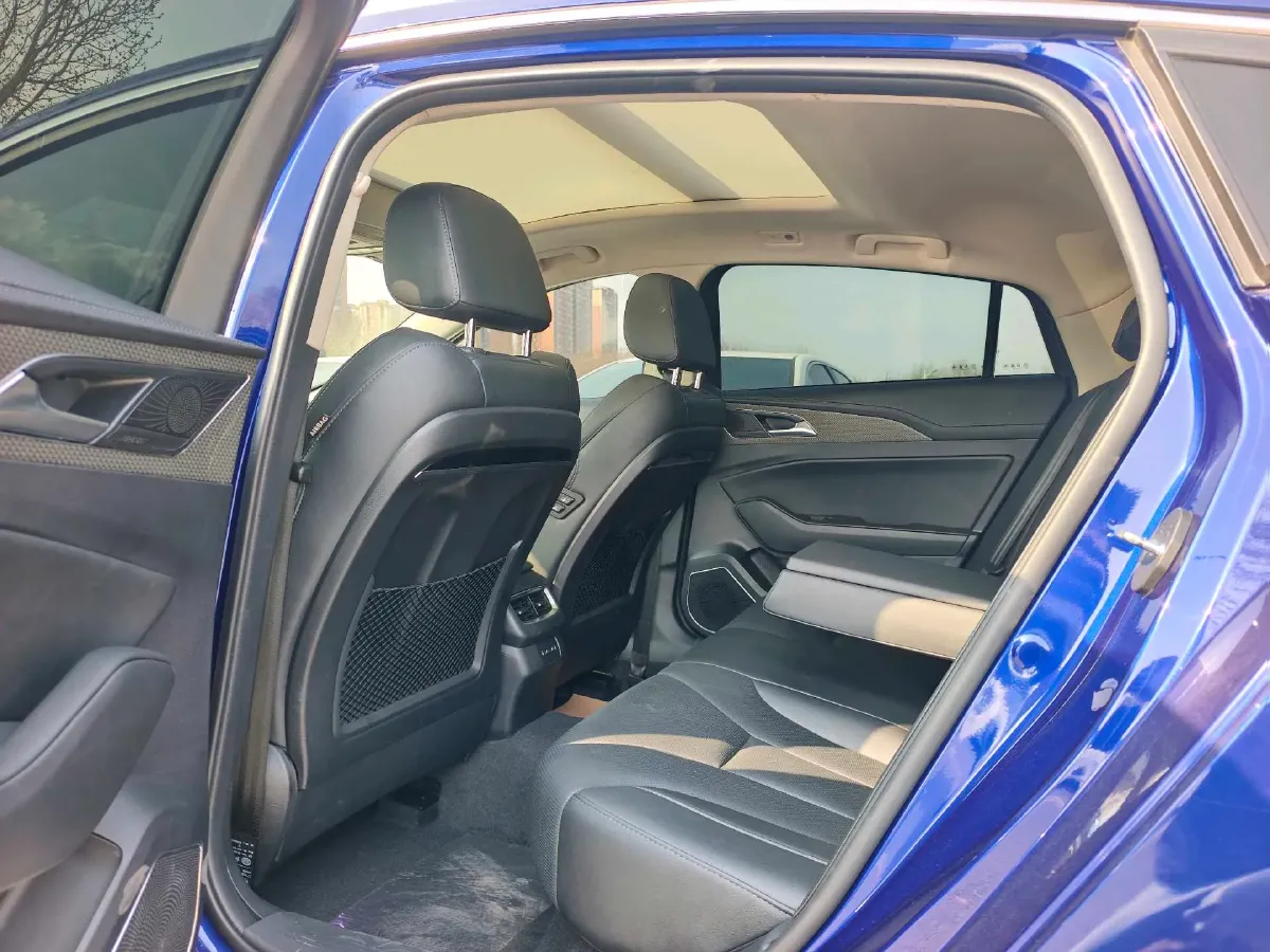 2022 HongQi H5 1.8T 197HP L4 6AT,autocango,china used car exporter,china ev exporter,chinese used car exporter,chinese used ev exporter