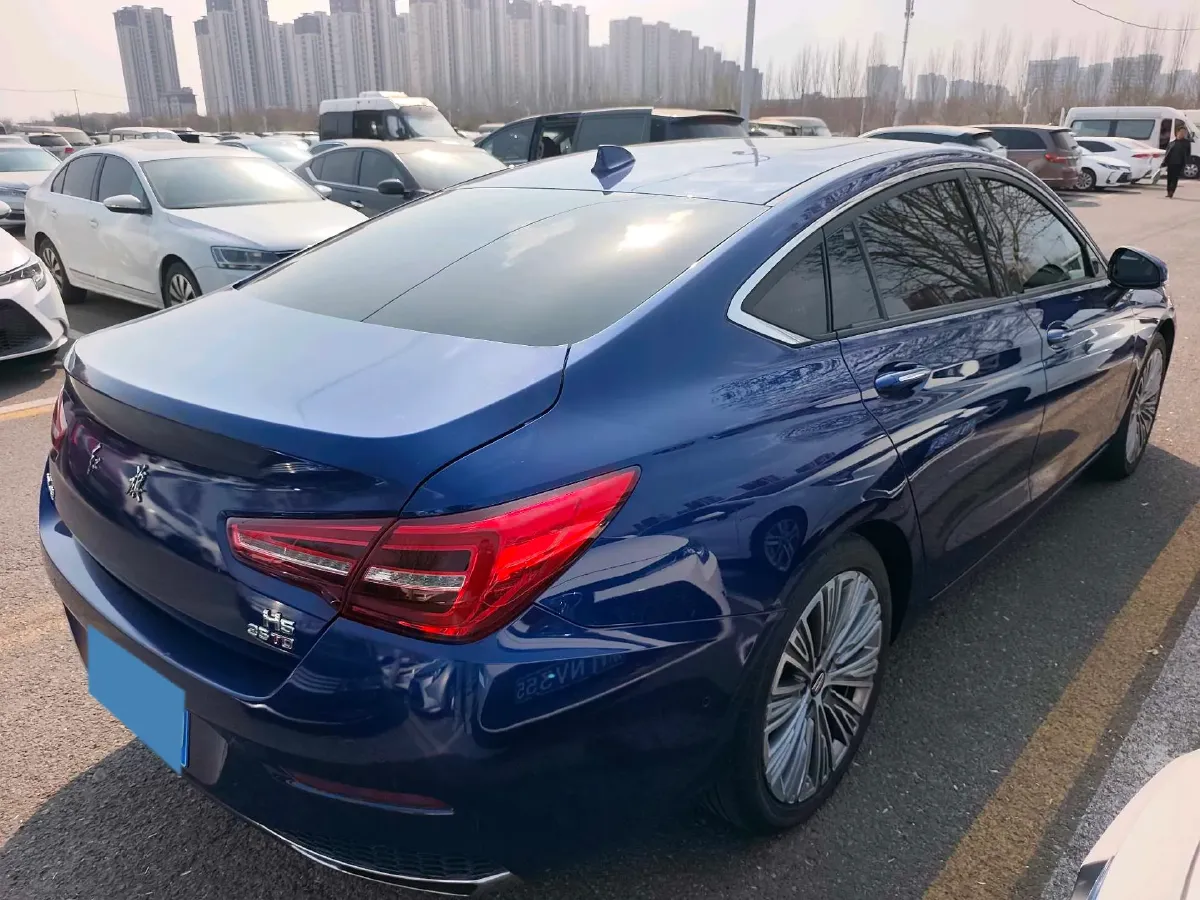 2022 HongQi H5 1.8T 197HP L4 6AT,autocango,china used car exporter,china ev exporter,chinese used car exporter,chinese used ev exporter