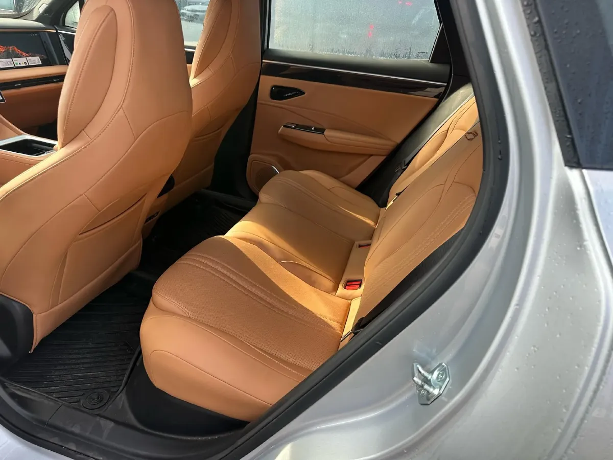 2025 Geely Galaxy L7 1.5L 112HP L4 1DHT PHEV 18.4KWH,autocango,china used car exporter,china ev exporter,chinese used car exporter,chinese used ev exporter