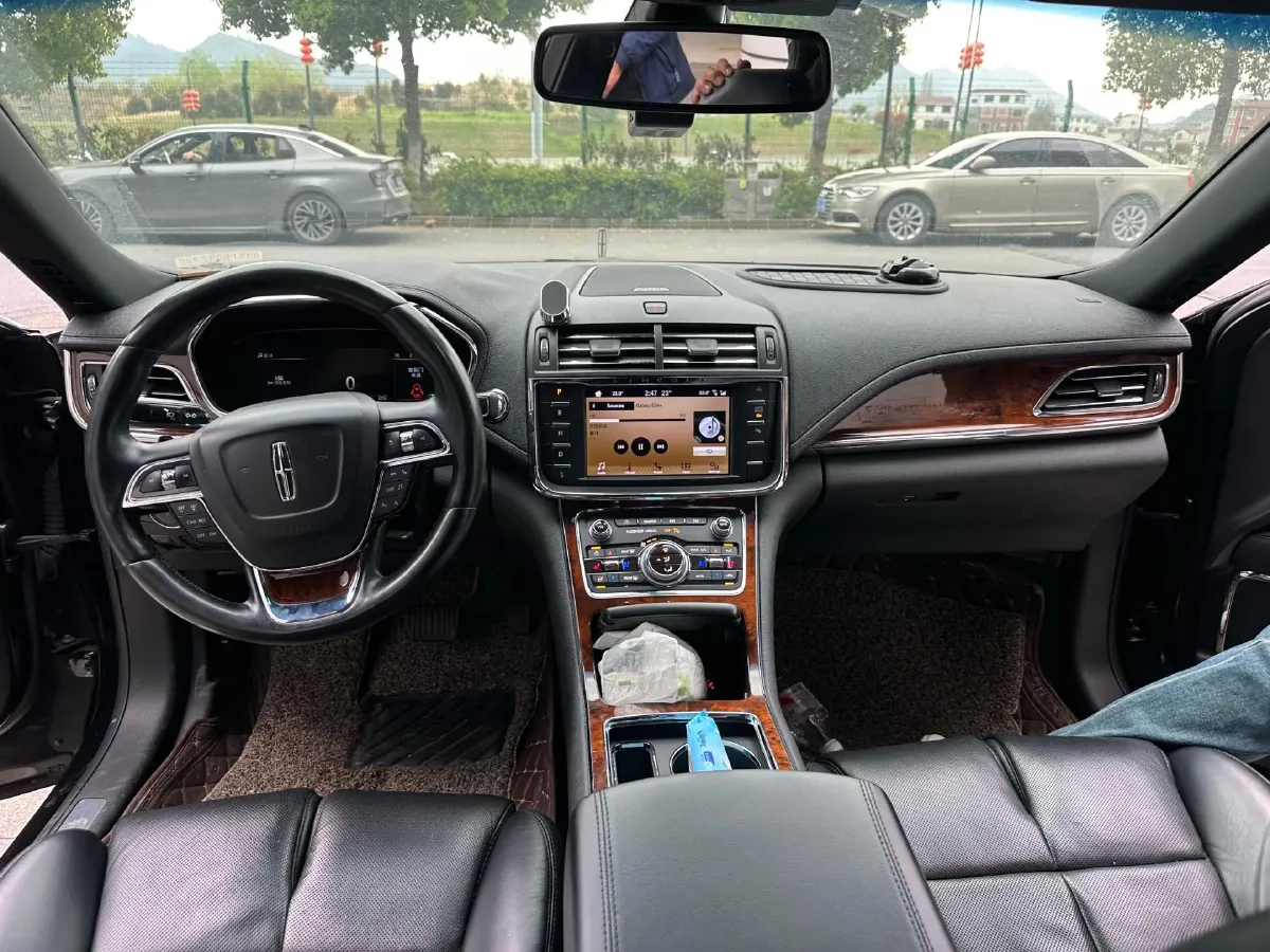 2019 Lincoln Continental 2.0T 261HP L4 6AT,autocango,china used car exporter,china ev exporter,chinese used car exporter,chinese used ev exporter