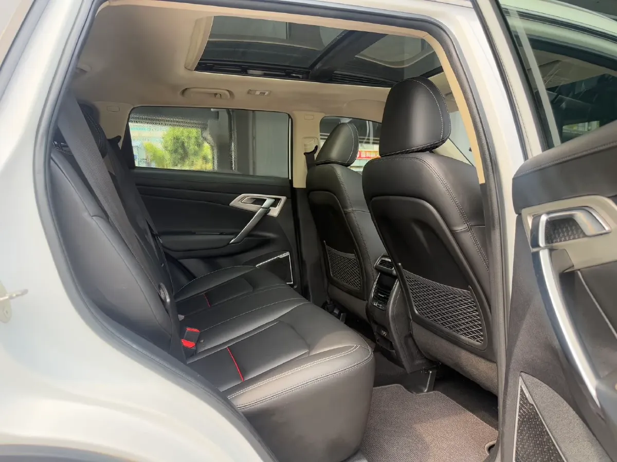 2020 Roewe i6 1.5T 169HP L4 7DCT,autocango,china used car exporter,china ev exporter,chinese used car exporter,chinese used ev exporter