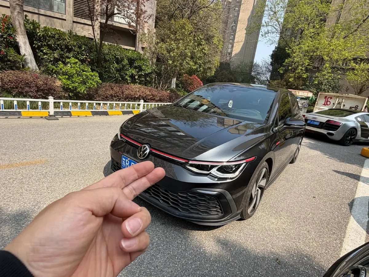 2021 Volkswagen GolfGTI 2.0T 220HP L4 7DCT,autocango,china used car exporter,china ev exporter,chinese used car exporter,chinese used ev exporter