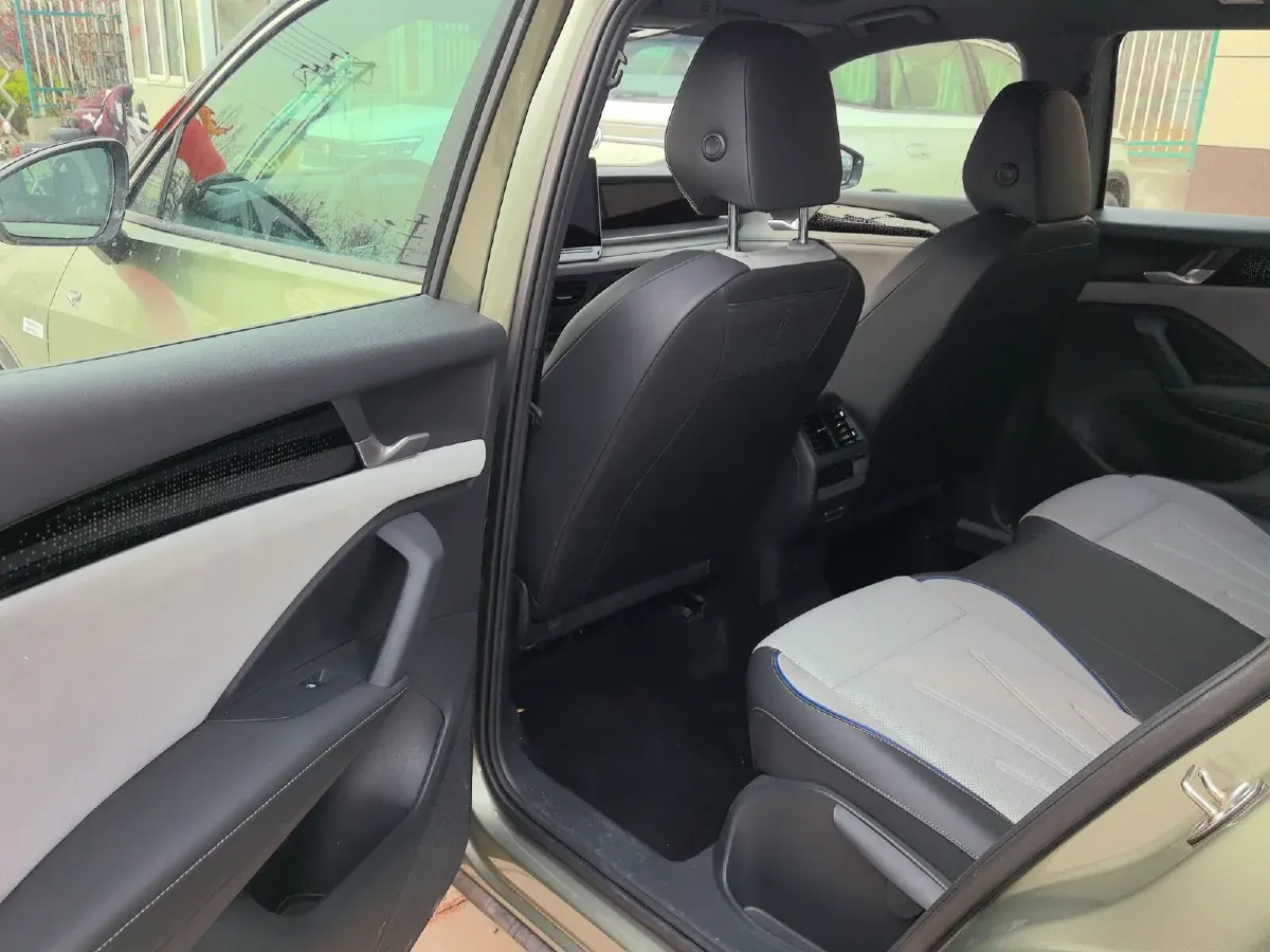 2025 Volkswagen Tayron 2.0T 220HP L4 7DCT,autocango,china used car exporter,china ev exporter,chinese used car exporter,chinese used ev exporter