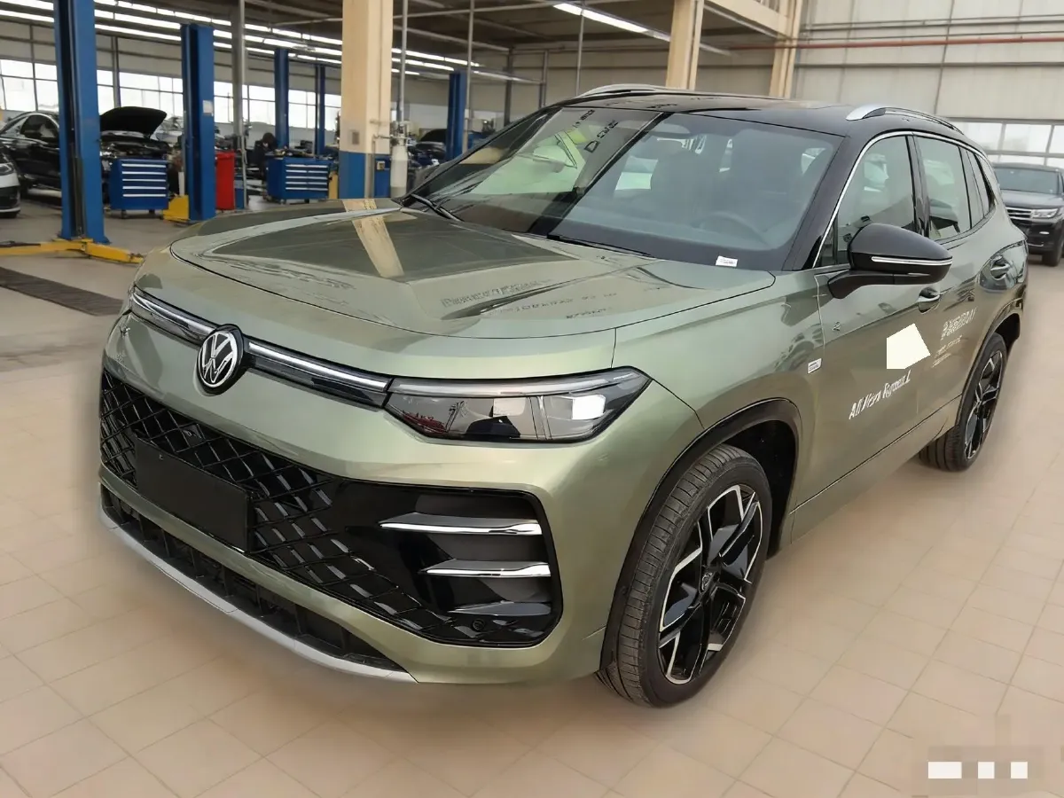 2025 Volkswagen Tayron 2.0T 220HP L4 7DCT,autocango,china used car exporter,china ev exporter,chinese used car exporter,chinese used ev exporter
