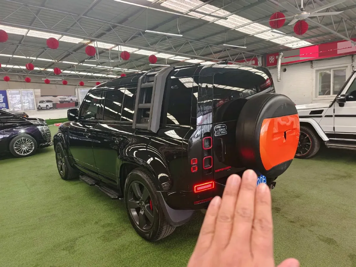2022 Land Rover Defender 3.0T 400HP L6 8AT,autocango,china used car exporter,china ev exporter,chinese used car exporter,chinese used ev exporter