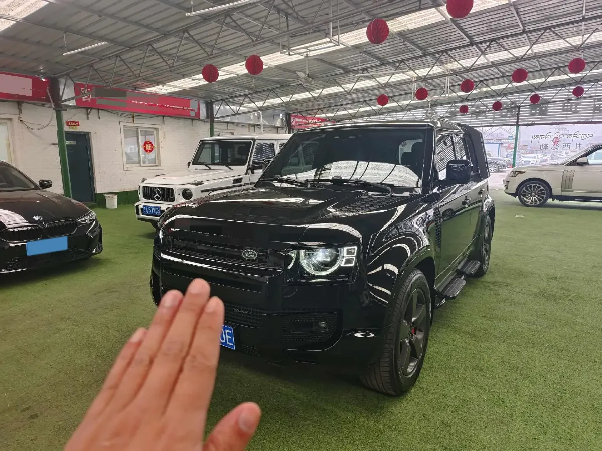 2022 Land Rover Defender 3.0T 400HP L6 8AT,autocango,china used car exporter,china ev exporter,chinese used car exporter,chinese used ev exporter