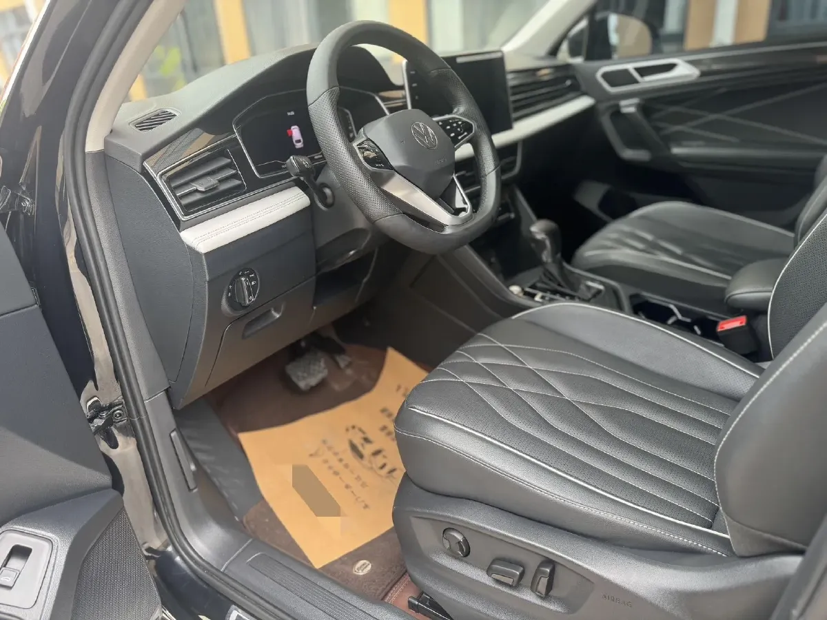 2023 Volkswagen Tiguan L 2.0T 186HP L4 7DCT,autocango,china used car exporter,china ev exporter,chinese used car exporter,chinese used ev exporter