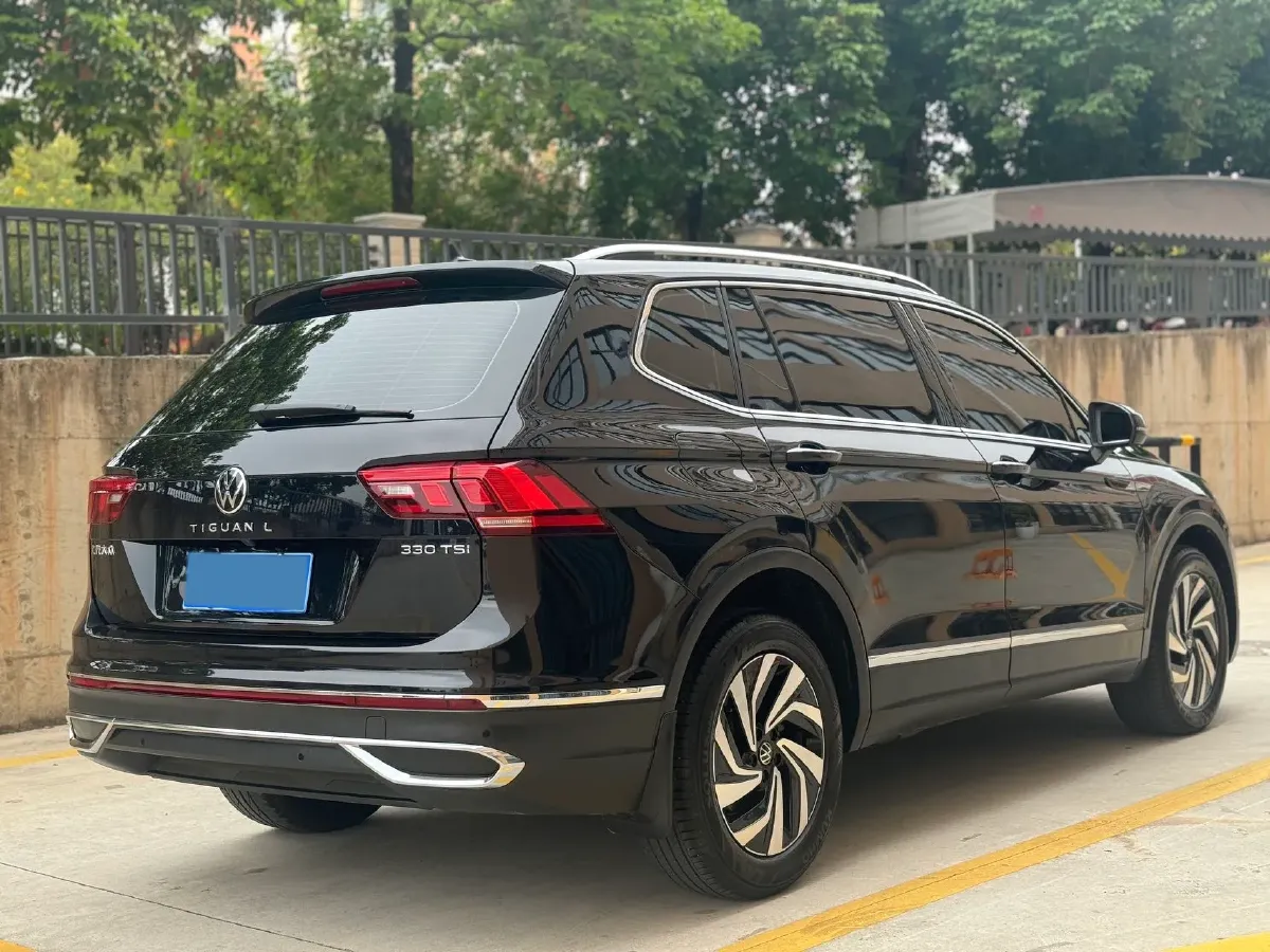 2023 Volkswagen Tiguan L 2.0T 186HP L4 7DCT,autocango,china used car exporter,china ev exporter,chinese used car exporter,chinese used ev exporter