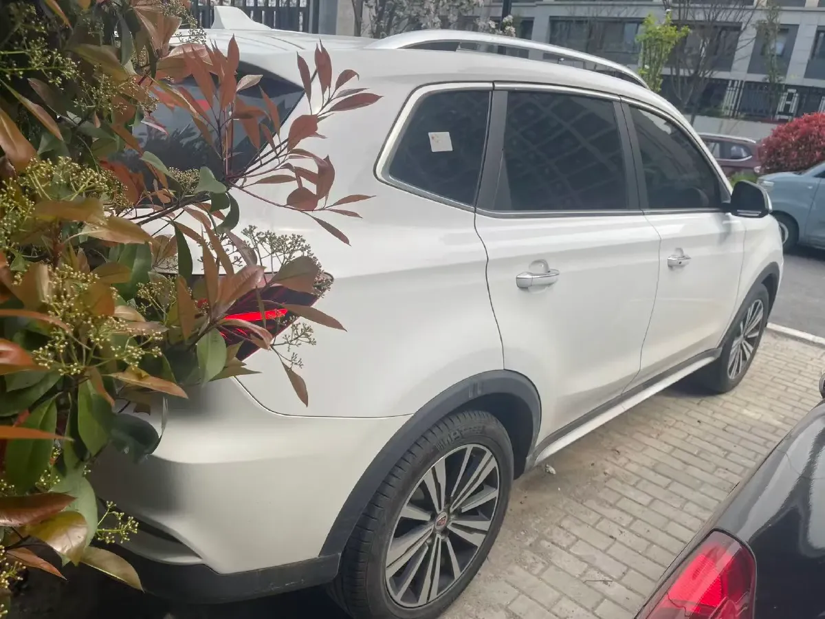 2020 Roewe i6 1.5T 169HP L4 7DCT,autocango,china used car exporter,china ev exporter,chinese used car exporter,chinese used ev exporter