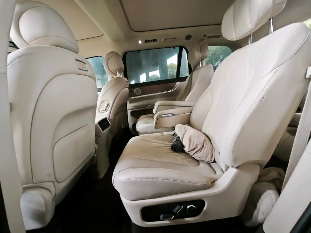 2024 AITO AITO M9 1.5T 152HP L4 REEV 42KWH,autocango,china used car exporter,china ev exporter,chinese used car exporter,chinese used ev exporter