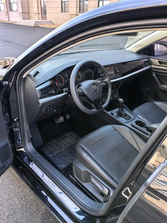 2019 Volkswagen Lavida 1.2T 116HP L4 7DCT,autocango,china used car exporter,china ev exporter,chinese used car exporter,chinese used ev exporter