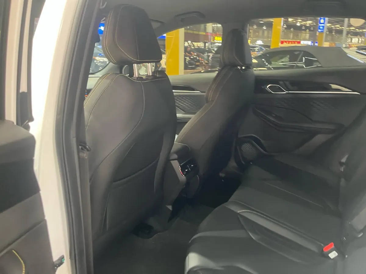 2025 Geely Coolray 1.5T 181HP L4 7DCT,autocango,china used car exporter,china ev exporter,chinese used car exporter,chinese used ev exporter